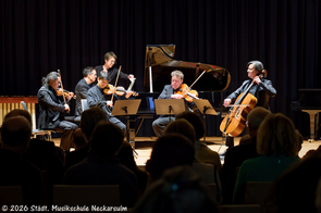 Schumanns Klavierquintett wird mit Verve musiziert.